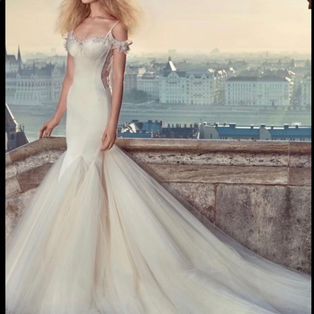 Galia Lahav-Diana   Brand new, never worn!